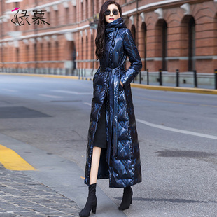 过膝外套 亮面藏蓝色加厚连帽长款 绿慕品牌羽绒服2025新款 女冬时尚