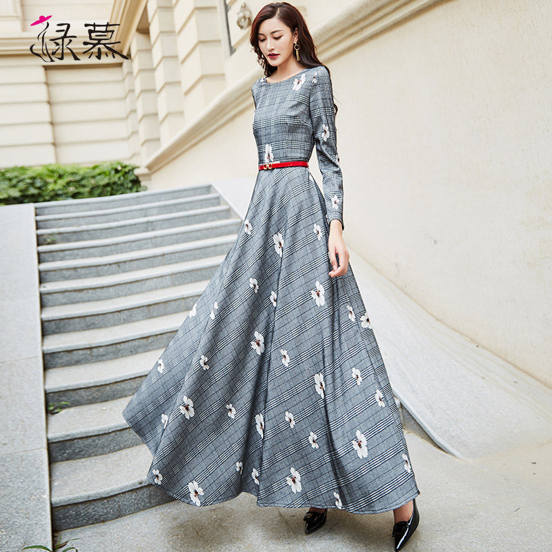 绿慕秋装2020新款气质圆领收腰显瘦遮盖小肚子大摆格子长款连衣裙