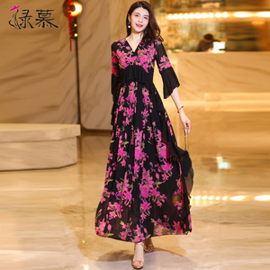 法式浪漫印花连衣裙女夏季2026新款高级感收腰显瘦气质到脚踝长裙