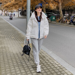 白色短款连帽羽绒服女2024冬季新款小个子学院风90白鸭绒加厚外套