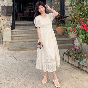清纯系松弛感白色连衣裙女夏2025年好看减龄独特漂亮绝美连身长裙图片