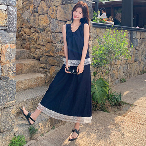 夏季新款绝美俏皮两件套2025高级感蕾丝拼接藏青色背心半身裙套装图片