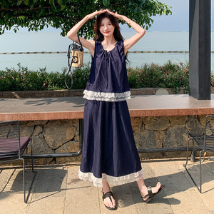 夏季新款绝美俏皮两件套2025高级感蕾丝拼接藏青色背心半身裙套装图片