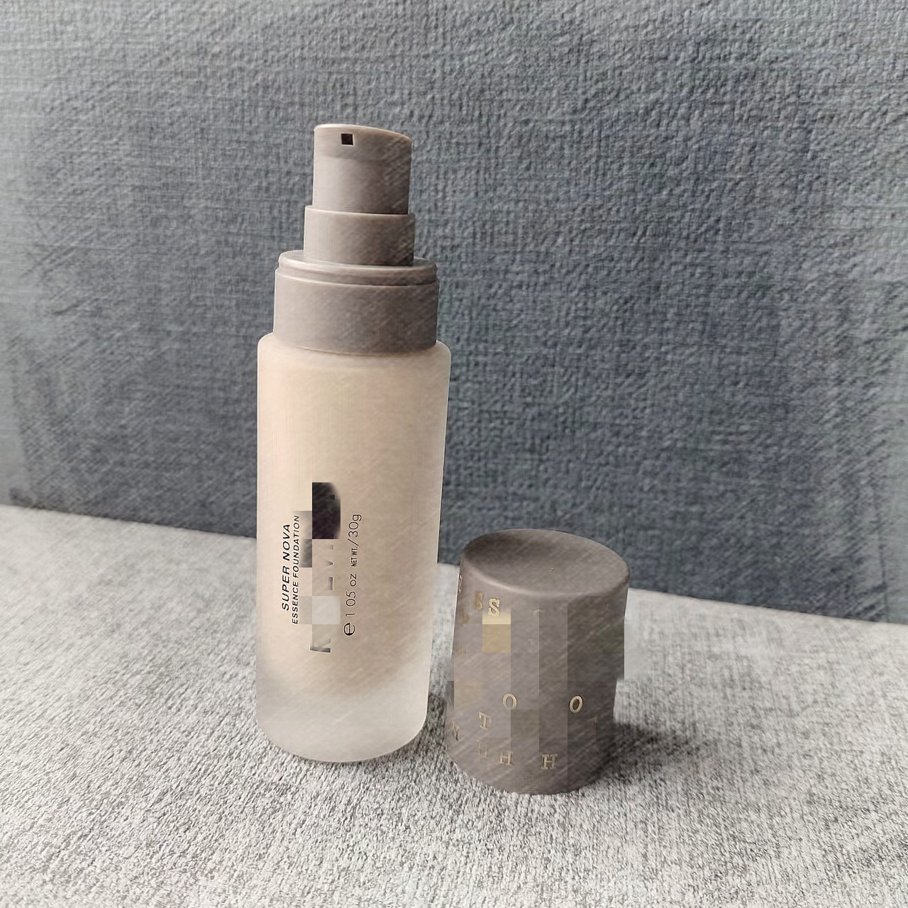粉底液草本养肤精华粉底