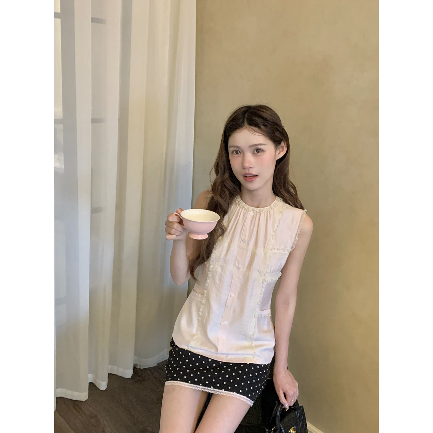 桃可了《甜栀信》浅浅浅粉无袖蕾丝边复古气质精致短款无袖上衣