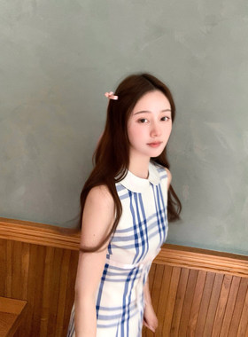 桃可了 《午后小宇》英伦蓝白娃娃领减龄格纹连衣裙收腰显瘦a字裙