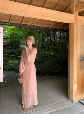 桃可了 樱落雪纱 度假细闪光泽气质宽松绑带连衣裙高腰印花长裙女