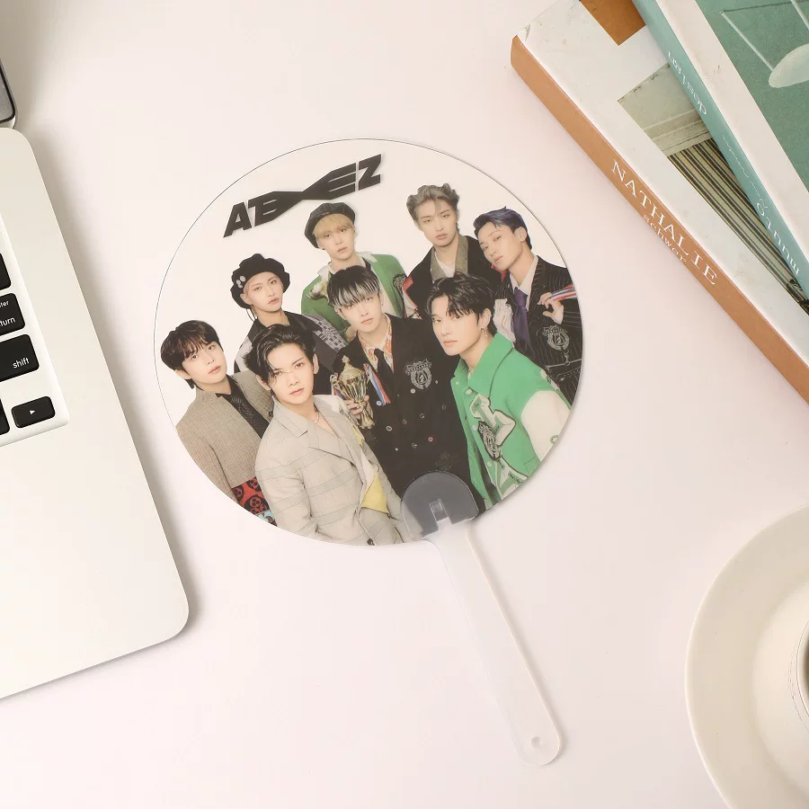 StrayKids Twice T*T NT ATeez поддерживает ту же модель вокруг PVC прозрачный вентилятор