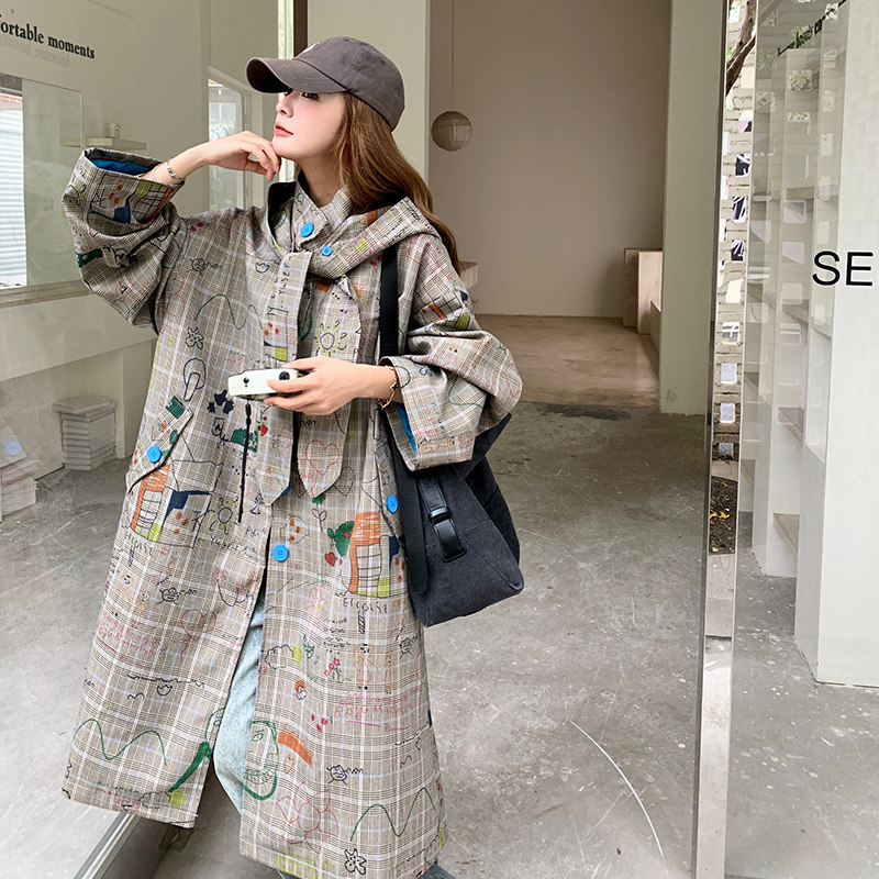 复古涂鸦格子风衣女2025年秋季新款独特超好看宽松休闲中长款大衣图片