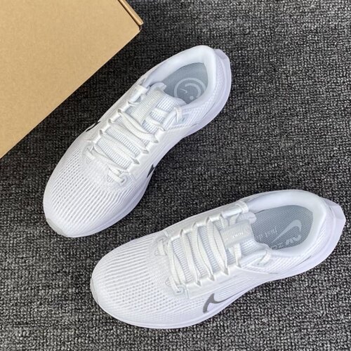Nike Air Zoom Pegasus 40低帮休闲训练跑步鞋女款白色DV3854-101