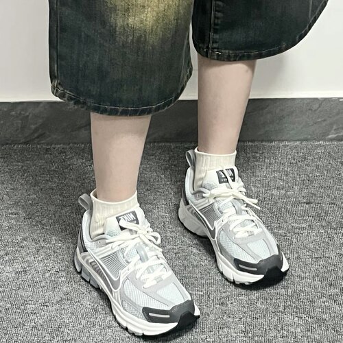 Nike Zoom Vomero 5时尚舒适低帮休闲鞋女款白银HF6998-008