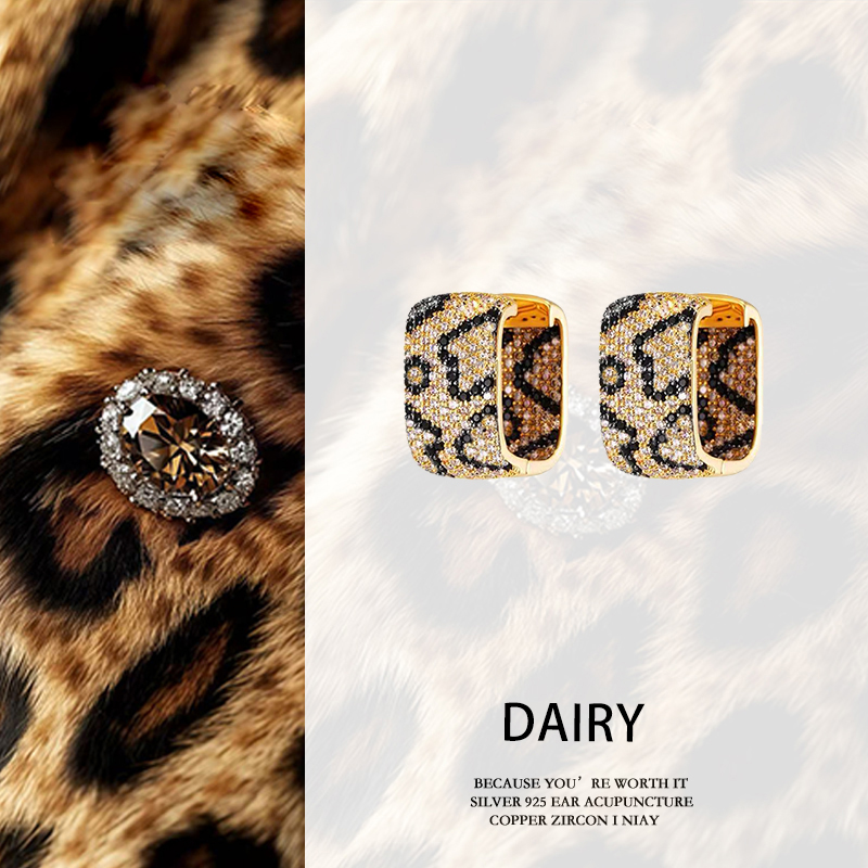 轻奢满钻豹纹耳扣独特气质名媛网红同款女王范耳环秋冬搭皮草耳饰