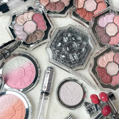 JillStuart26限定花瓣眼影腮红