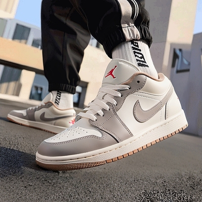 耐克男鞋官方旗店正品 AJ1冬季新低帮运动鞋板鞋男款553558-169