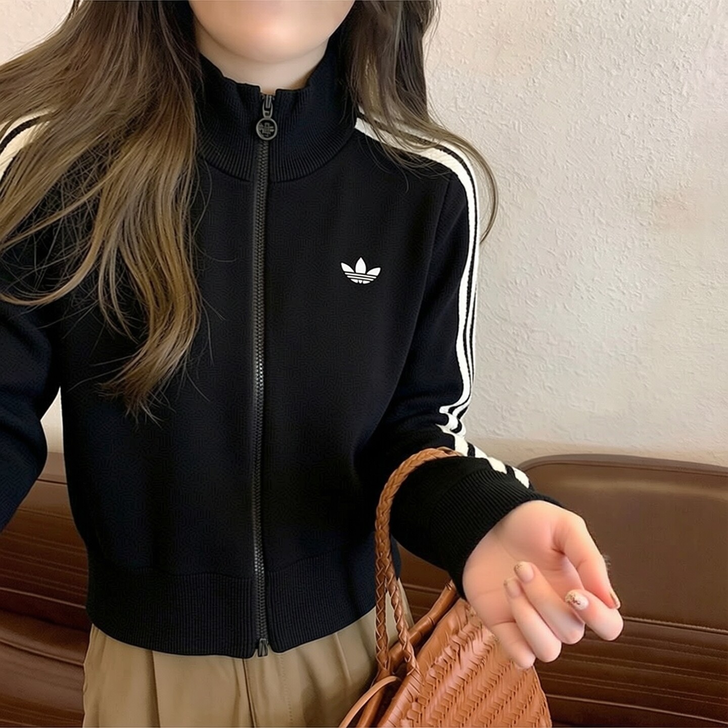 阿迪达斯三叶草外套女装2026秋季新款修身运动服黑色立领针织夹克