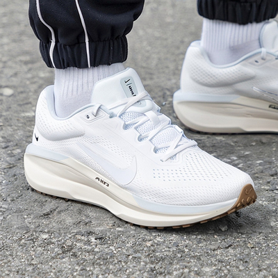 NIKE耐克男鞋春季AIR WINFLO 11运动鞋网面透气白色跑步鞋FJ9509