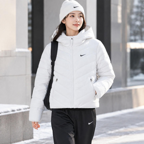 茵特丨Nike耐克白色连帽羽绒服女秋季短款轻盈保暖运动外套IF5884