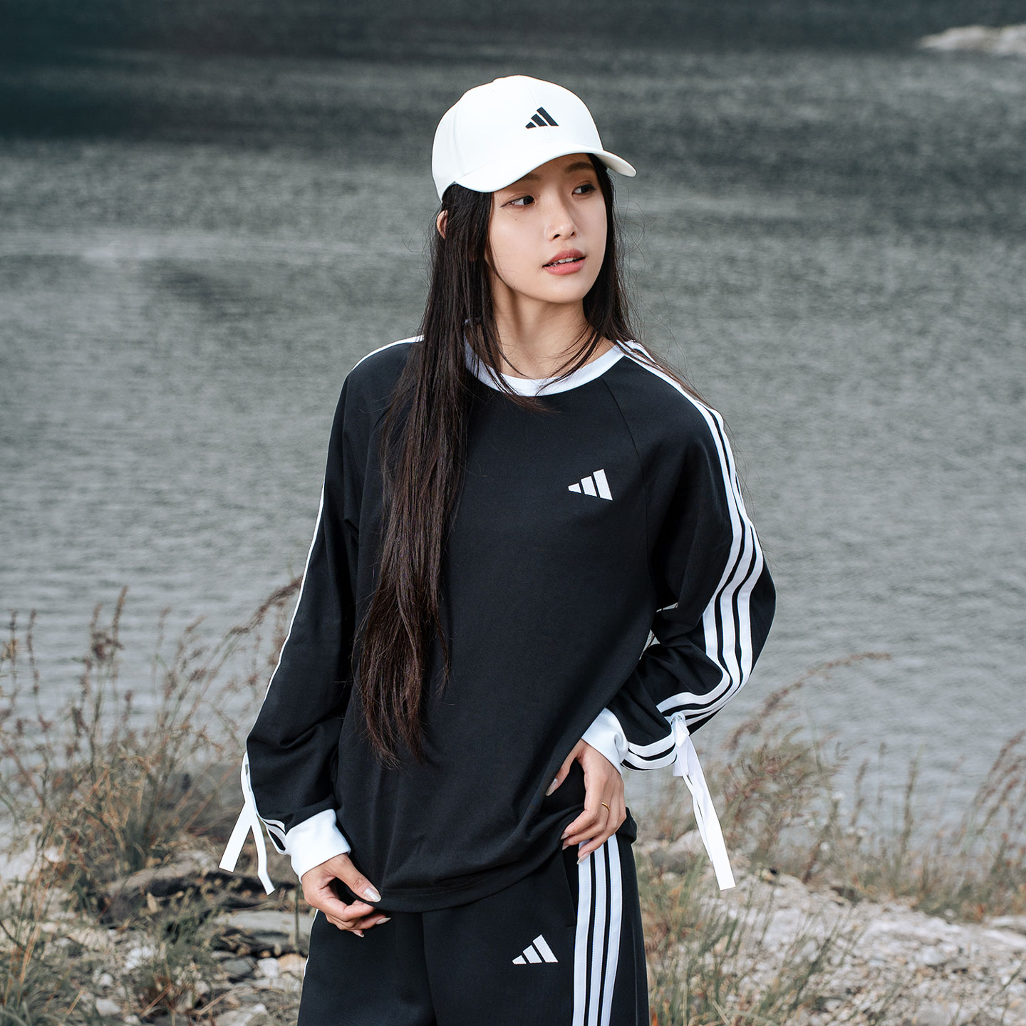 阿迪达斯女冬季新款纯棉运动T恤