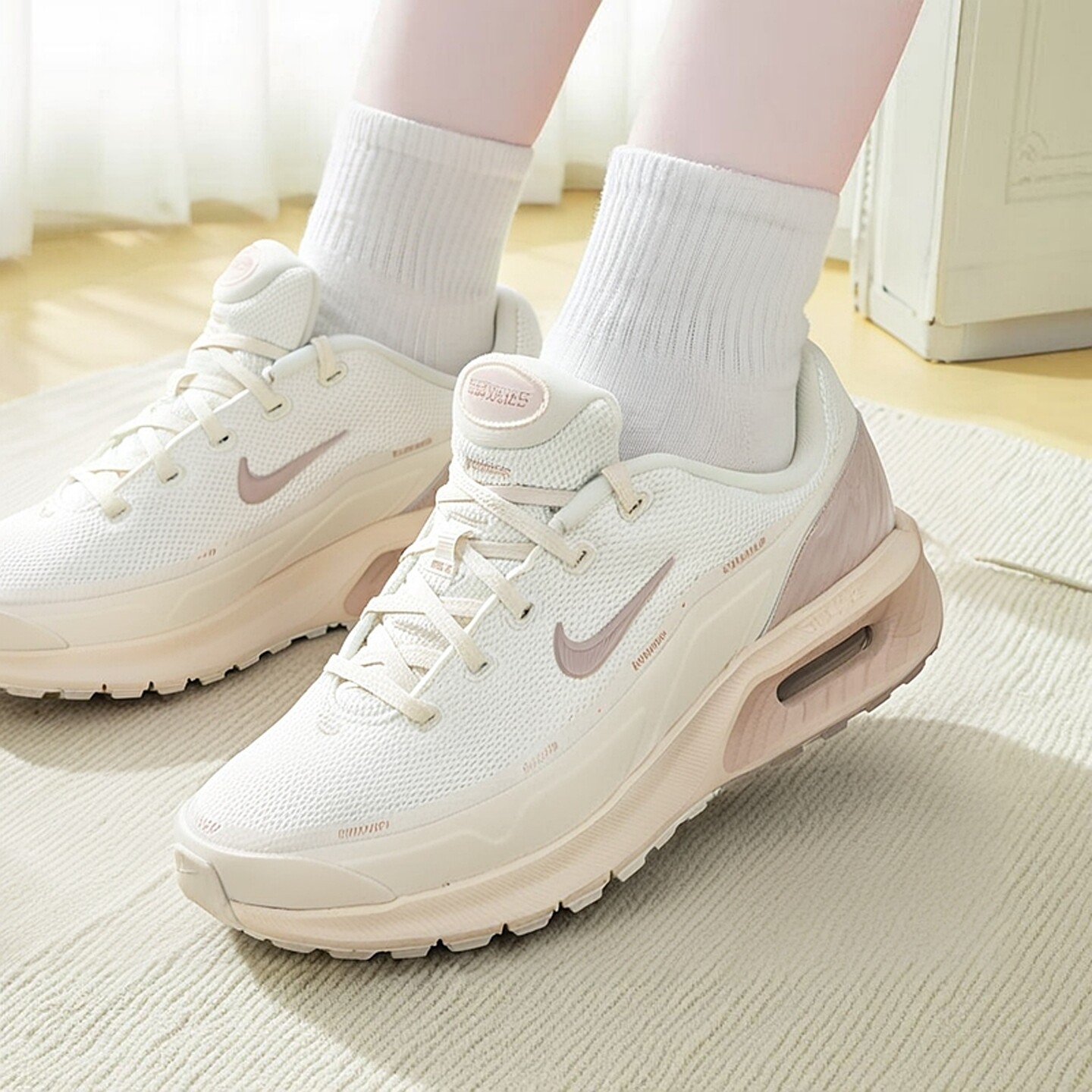 NIKE耐克女款鞋运动鞋低帮A跑步鞋