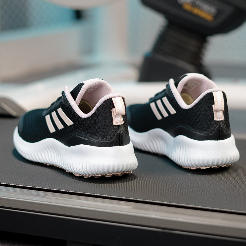 阿迪达斯女鞋春季新款健身运动鞋户外休闲网面透气轻便减震跑步鞋