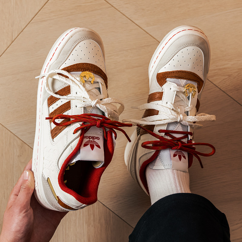 阿迪达斯三叶草马年男鞋女鞋2026新年款本命年运动鞋休闲鞋板鞋