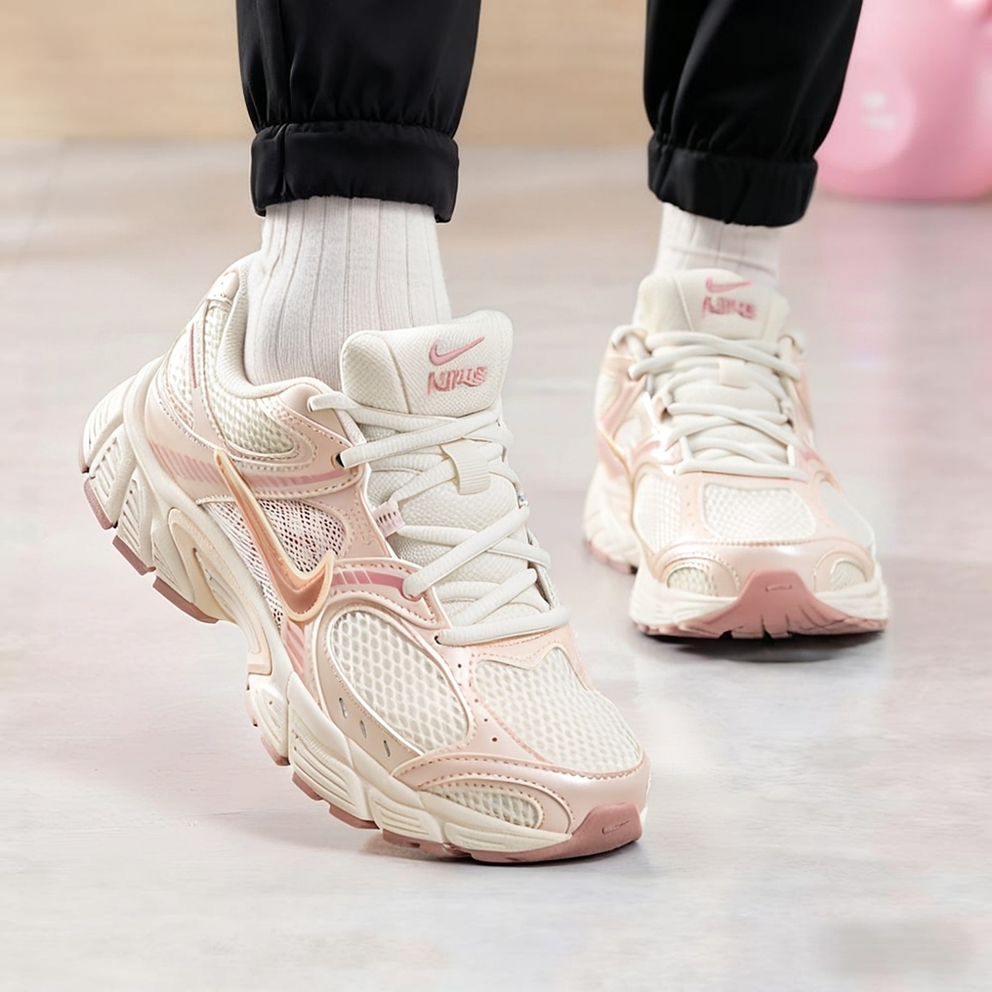 NIKE耐克老爹鞋女鞋2025冬季新款缓震运动鞋V5 RNR增高复古休闲鞋