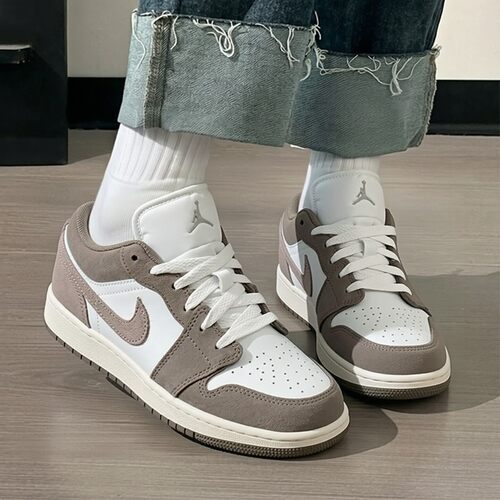 茵特丨Jordan耐克女鞋AJ1低帮复古板鞋童运动鞋篮球鞋553560-026