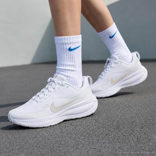 茵特丨NIKE耐克跑鞋女2026秋季运动鞋REVOLUTION 8 UTILITY跑步鞋