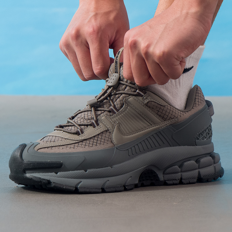 耐克男鞋新款运动鞋ZOOM VOMERO ROAM休闲透气休闲跑步鞋 HV6901