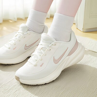 NIKE官方女UPLIFTSC透气休闲鞋