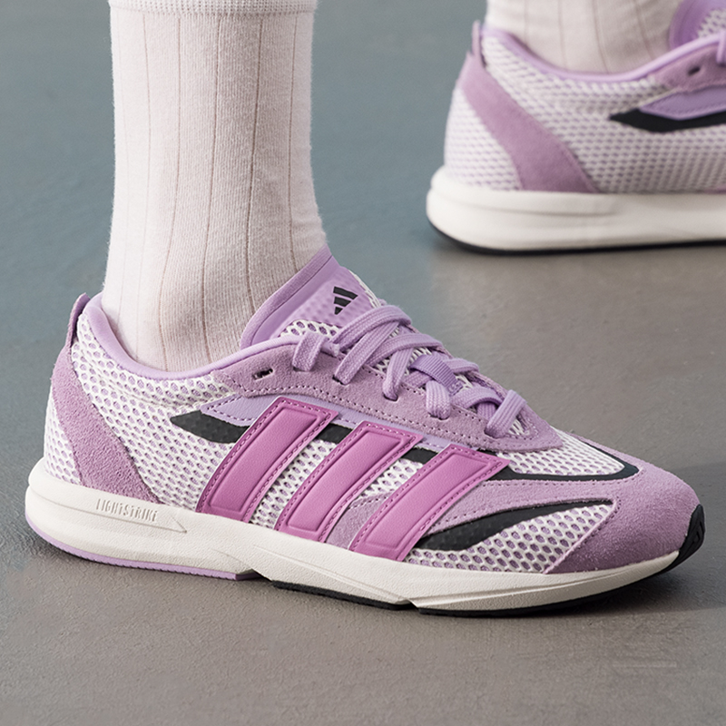 Adidas阿迪达斯跑鞋女2025秋季LIGHTBLAZE LP网面透气运动跑步鞋