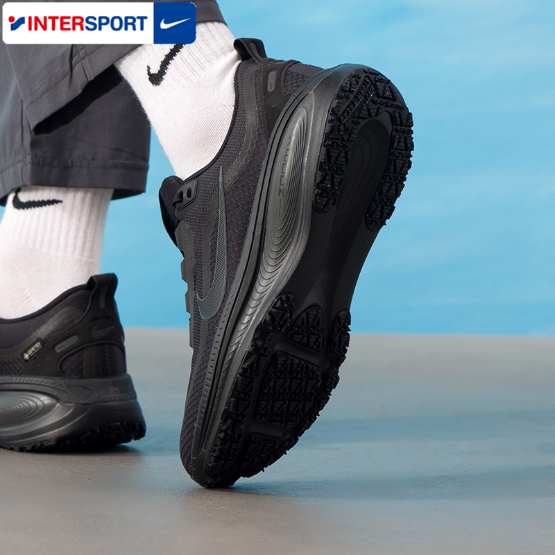 耐克跑鞋男鞋2025冬季黑武士防水运动鞋VOMERO 18 GTX网面跑步鞋
