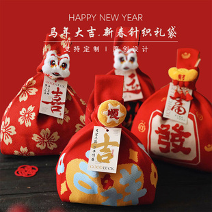 2026新年礼品袋针织手提包编织手腕包公司年会马年春节礼物包装袋