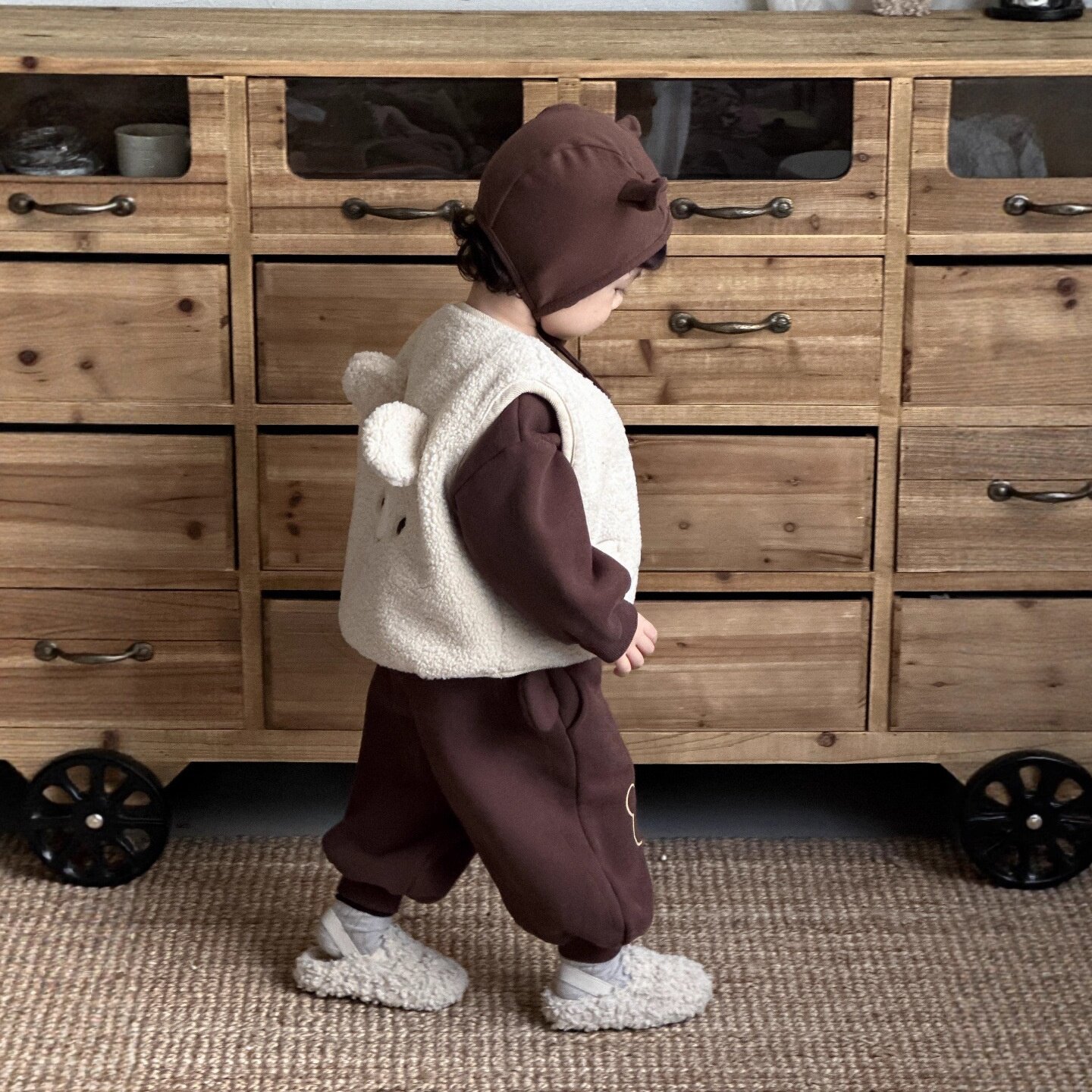 儿童服装2026秋冬新款宝宝毛绒马甲外套韩版童装男童加厚卫衣套装