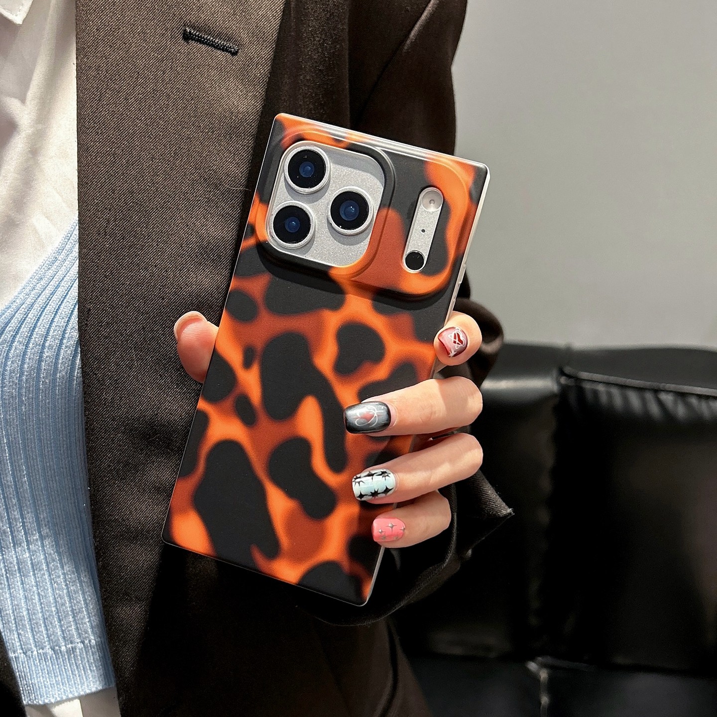 ins时尚简约棕色适用于苹果iPhone17promax豹纹方形直角边手机壳16promax欧美风高级感15/14保护套女款新13女