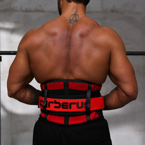 地狱犬！钢骨束腰保护受伤的腰部