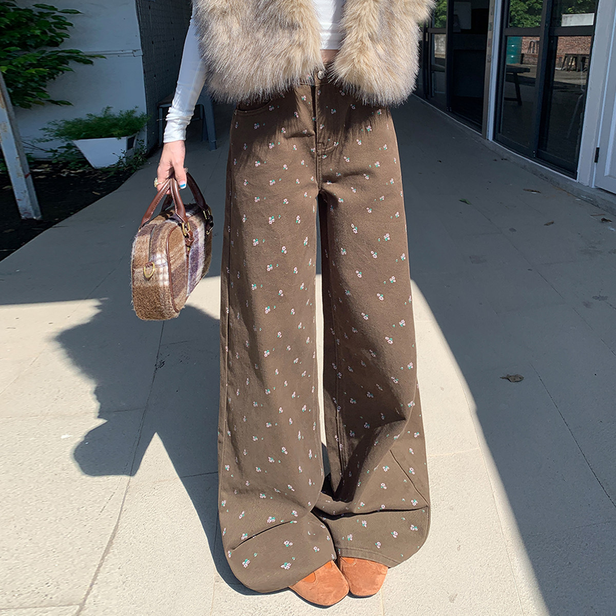 加绒棕色碎花阔腿牛仔裤女2025年新款冬慵懒风拖地宽松显瘦直筒裤