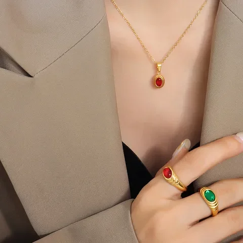 钛钢女生小众流行项链2022年复古水晶石锁骨锆石红绿新款国潮戒指