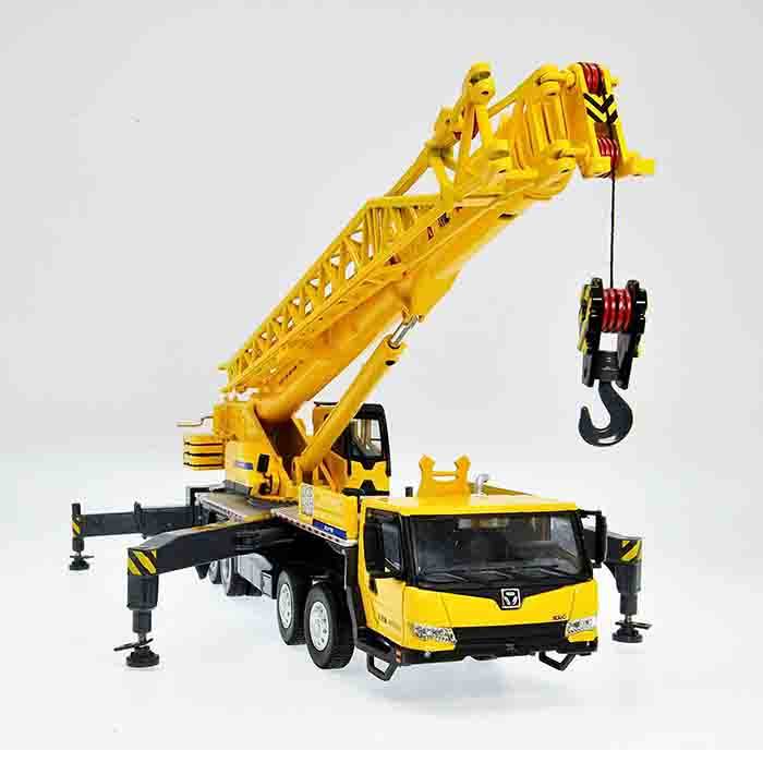 雅高1:50 xcmg徐工xct75吨吊车模型  双驾驶室可开 吊臂可延伸 黄