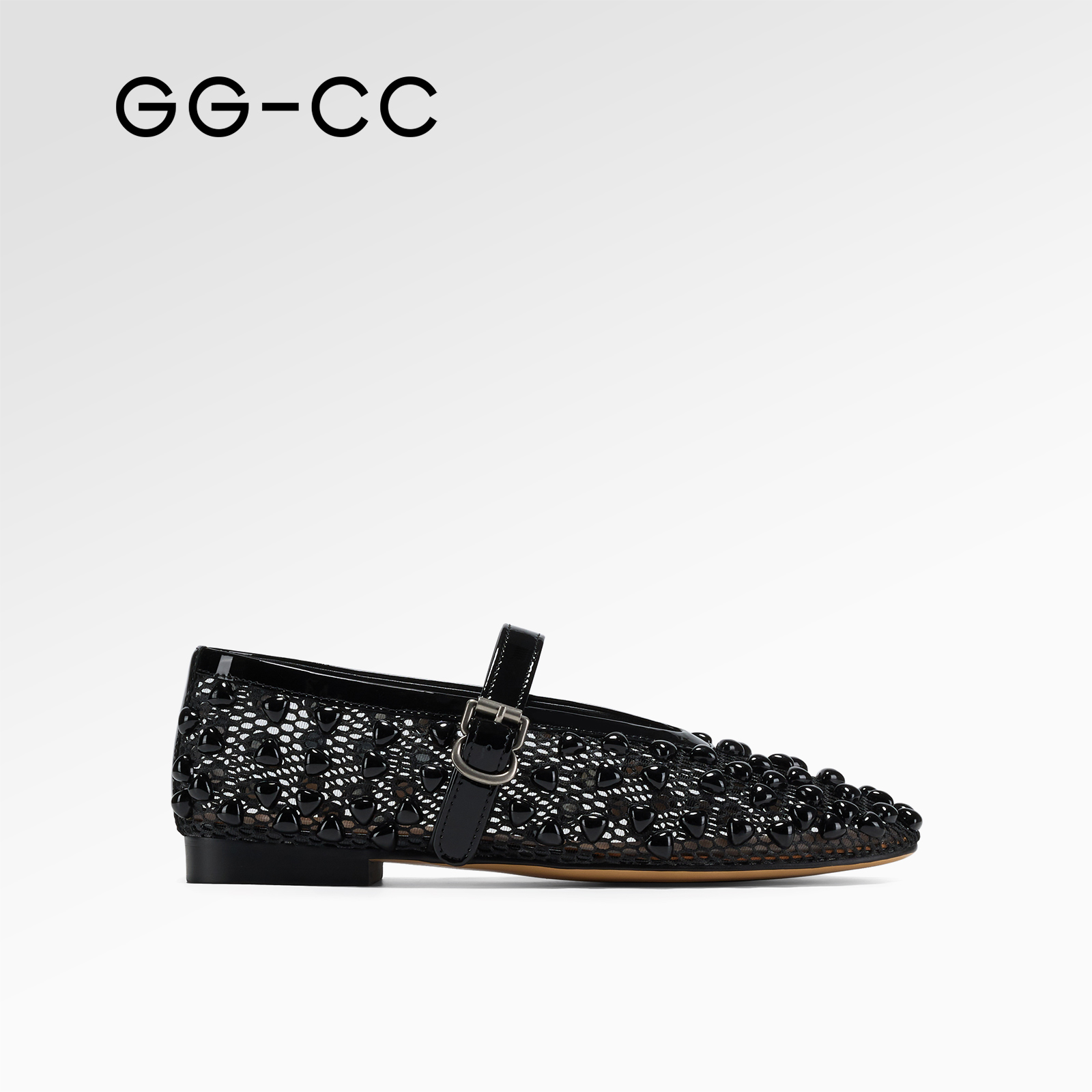 GGCC时尚休闲镂空浅口单鞋