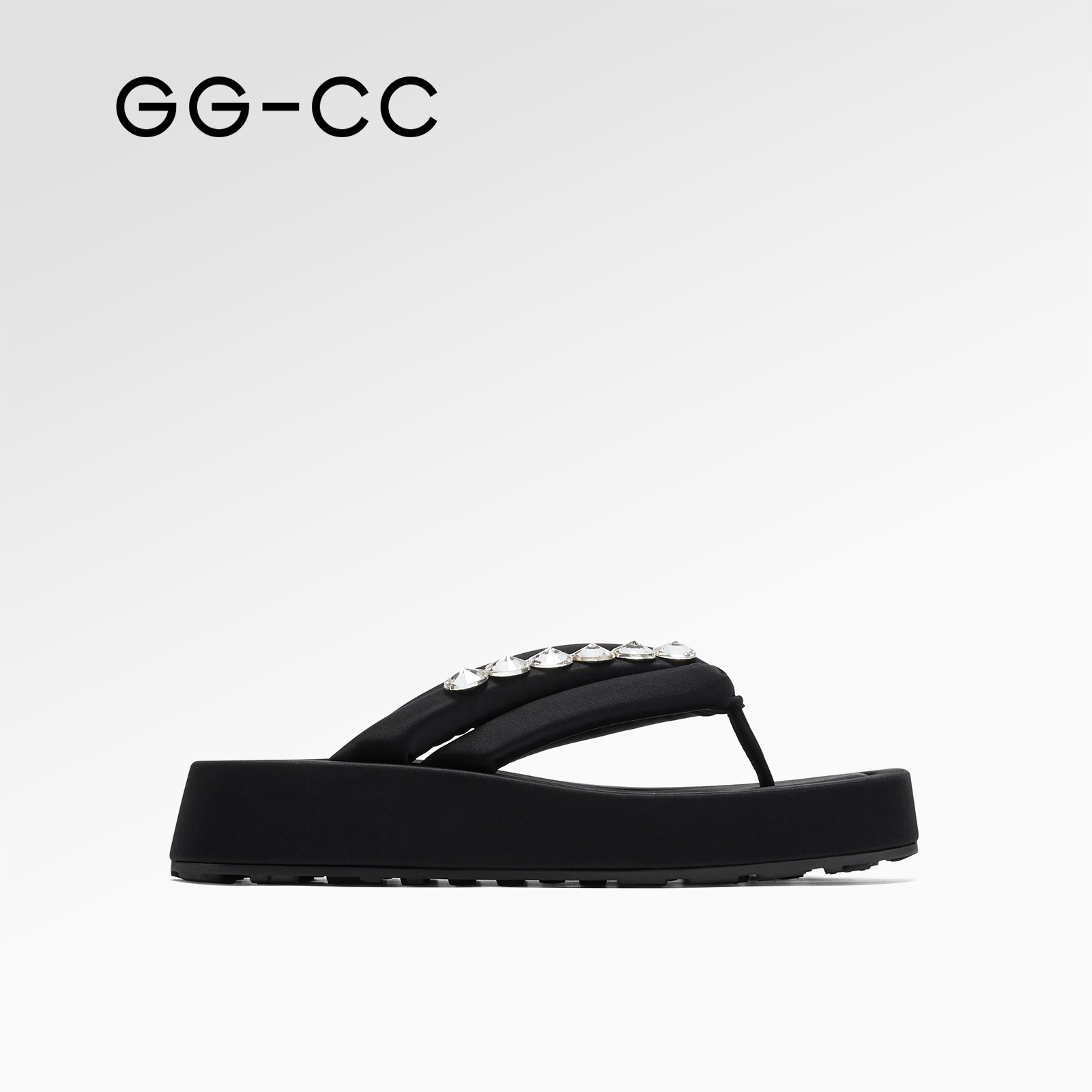 GGCC法式轻奢饰钻人字拖鞋