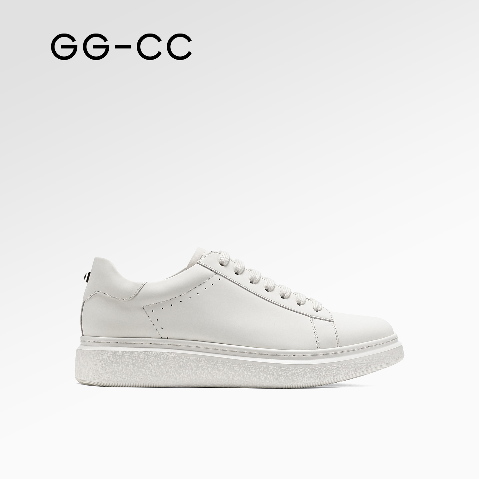 GGCC极简的经典款式小白鞋
