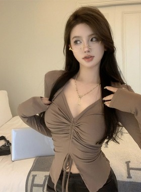 辣妹小心机v领抽绳开叉长袖T恤女秋季设计感纯欲露脐打底短款上衣