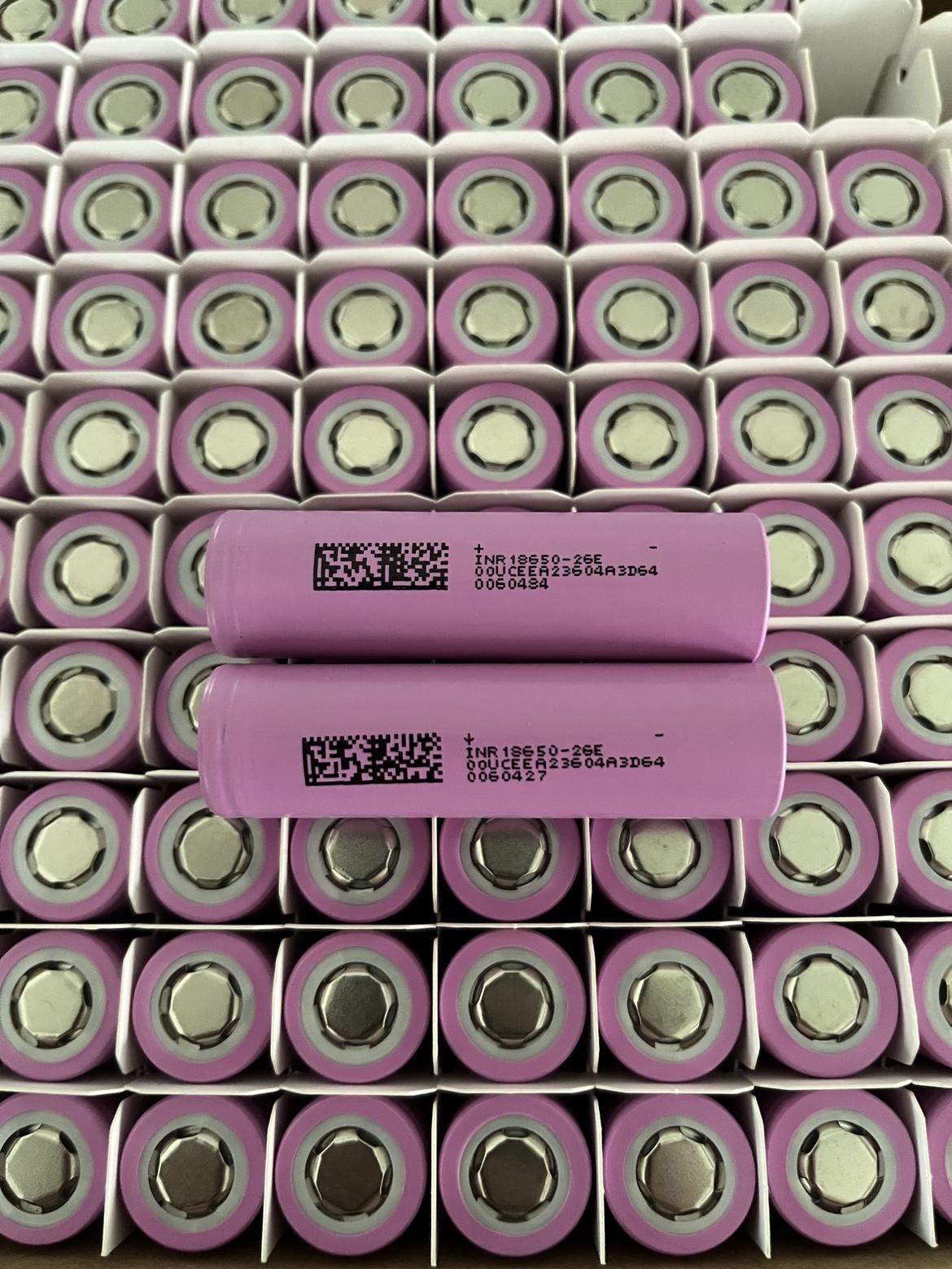 东磁18650动力锂电池2600毫安全新A品电动车电动工具5C放电3.7V