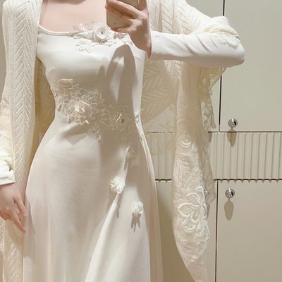 【京洛佳人】秋冬加厚德绒立体花朵温柔白月光长袖连衣裙