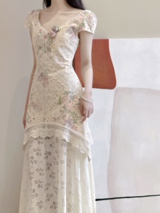 小月亮 艺术馆藏浅水印花镂空连衣裙