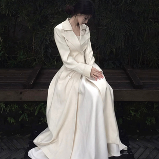 伯爵夫人 西*后超绝收腰立体条纹拼接丝绒外套风衣大衣女