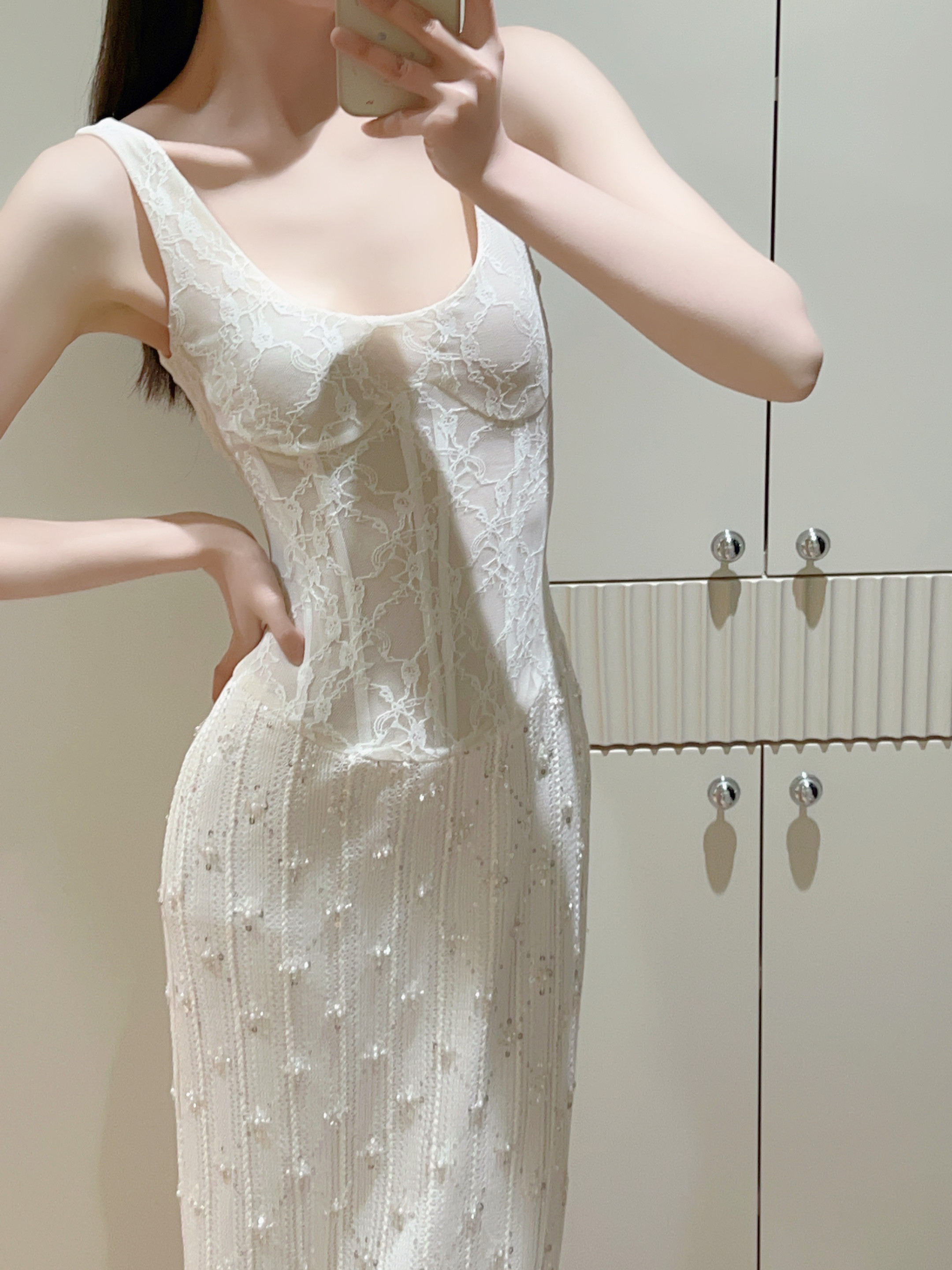 【优雅心动】重工珠片缀饰蕾丝鱼骨束腰收腰吊带连衣裙