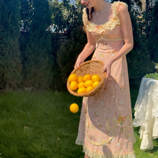 LaceMade 雏菊风筝 法式复古田园油画小人吊带长款印花蕾丝连衣裙