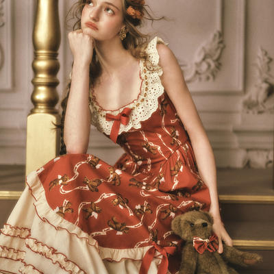 LaceMade 小熊番茄酱 法式田园新年红色小熊鱼骨裙方领连衣裙长款